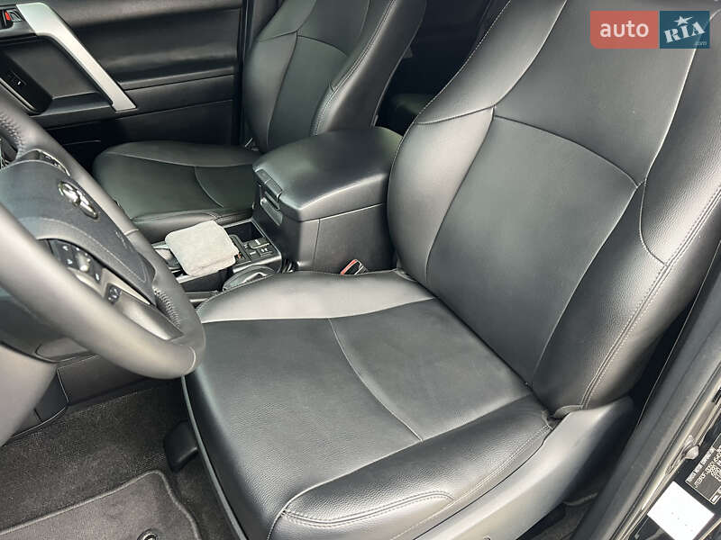 Внедорожник / Кроссовер Toyota Land Cruiser Prado 2019 в Полтаве