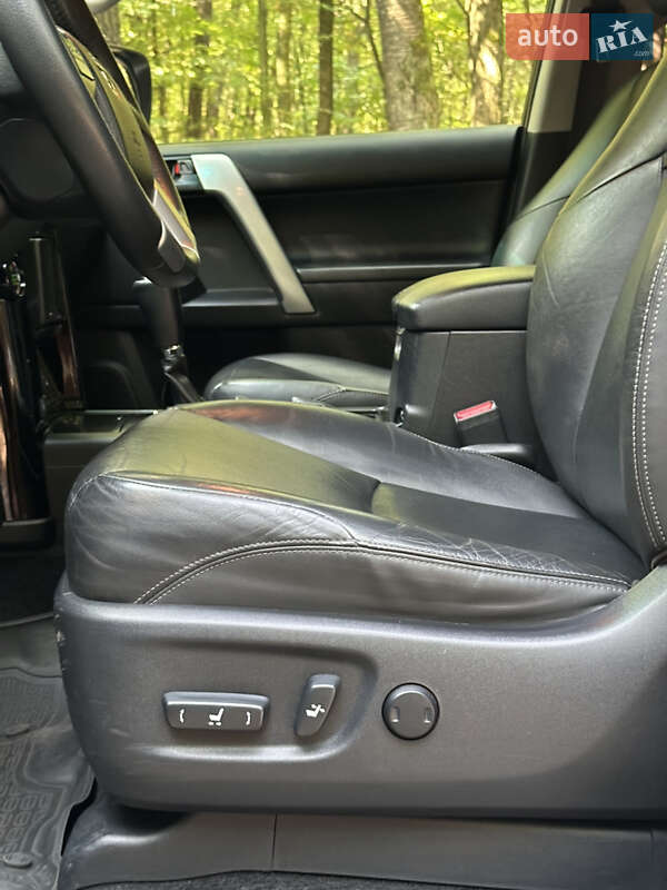 Позашляховик / Кросовер Toyota Land Cruiser Prado 2017 в Луцьку фото 7 Позашляховик / Кросовер Toyota Land Cruiser Prado 2017 в Луцьку