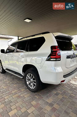 Внедорожник / Кроссовер Toyota Land Cruiser Prado 2018 в 