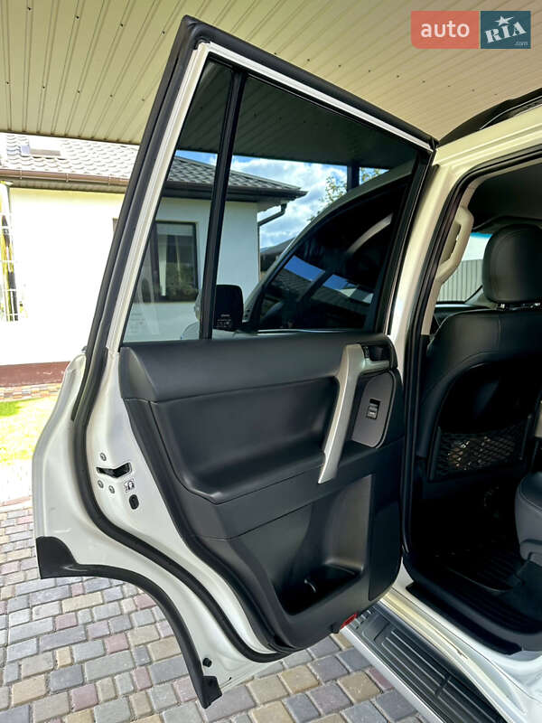 Внедорожник / Кроссовер Toyota Land Cruiser Prado 2018 в Киеве