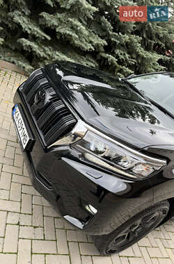 Внедорожник / Кроссовер Toyota Land Cruiser Prado 2021 в 