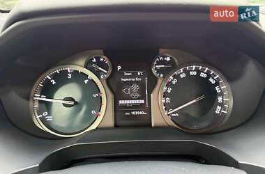 Внедорожник / Кроссовер Toyota Land Cruiser Prado 2021 в 