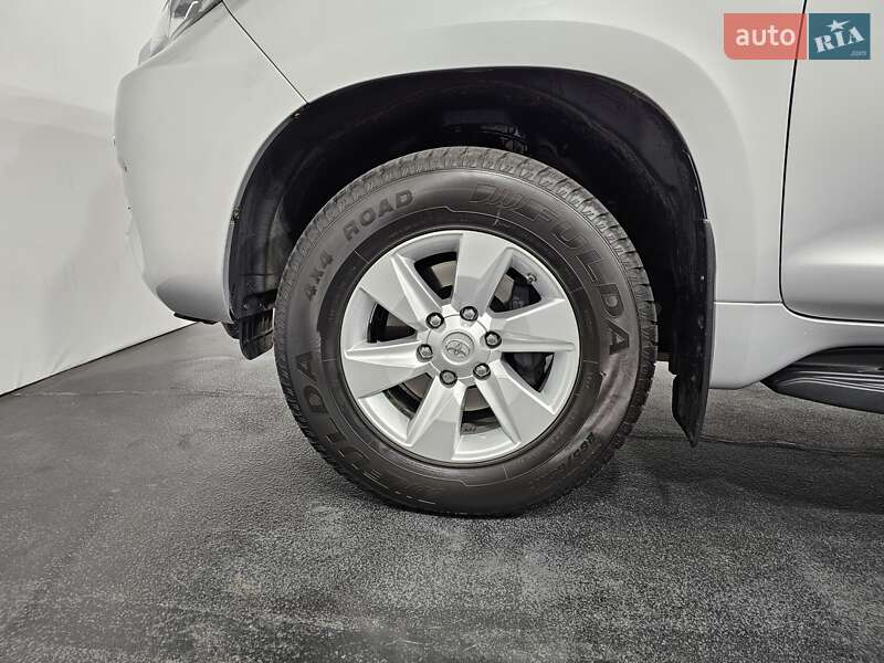 Позашляховик / Кросовер Toyota Land Cruiser Prado 2020 в Києві фото 37 Позашляховик / Кросовер Toyota Land Cruiser Prado 2020 в Києві