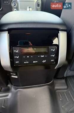Позашляховик / Кросовер Toyota Land Cruiser Prado 2018 в  фото 12 Позашляховик / Кросовер Toyota Land Cruiser Prado 2018 в