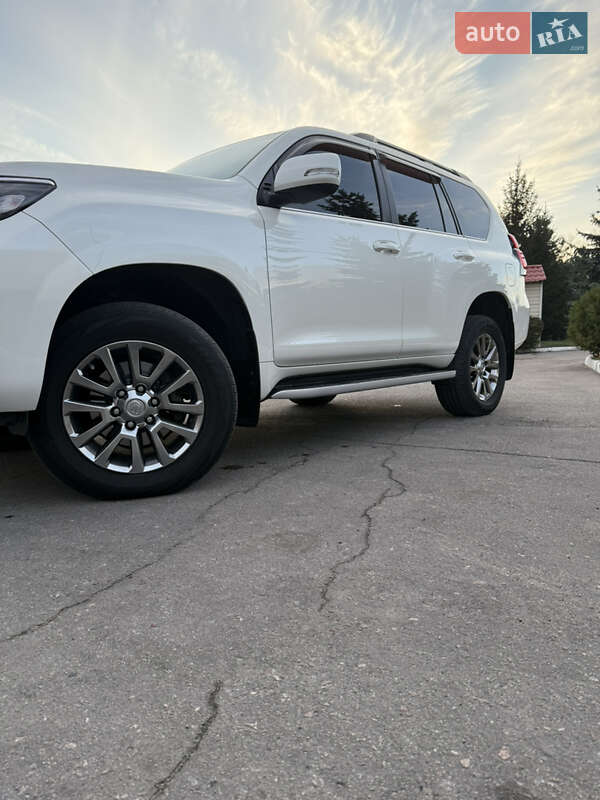 Позашляховик / Кросовер Toyota Land Cruiser Prado 2019 в Полтаві фото 3 Позашляховик / Кросовер Toyota Land Cruiser Prado 2019 в Полтаві
