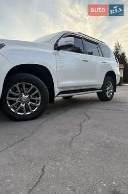 Внедорожник / Кроссовер Toyota Land Cruiser Prado 2019 в 