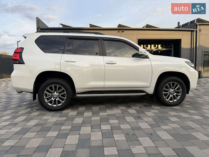Позашляховик / Кросовер Toyota Land Cruiser Prado 2019 в Полтаві фото 12 Позашляховик / Кросовер Toyota Land Cruiser Prado 2019 в Полтаві