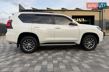 Внедорожник / Кроссовер Toyota Land Cruiser Prado 2019 в 