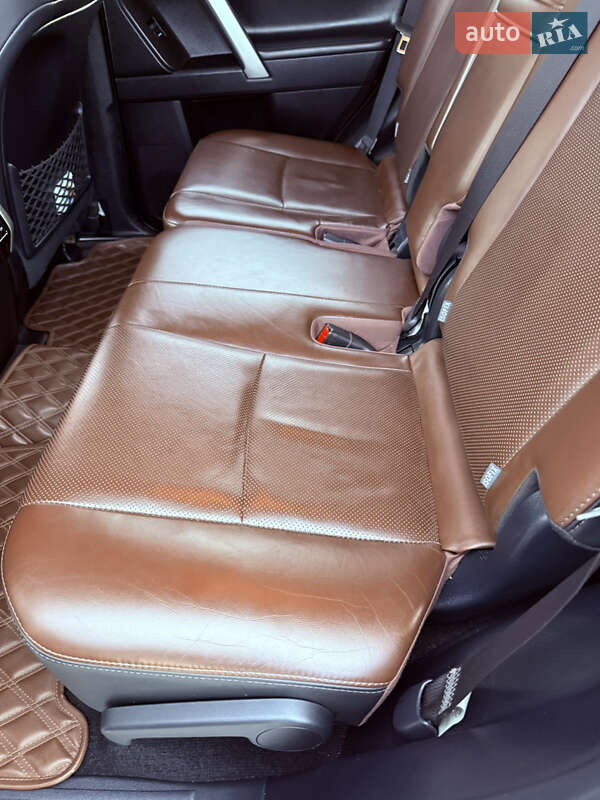 Позашляховик / Кросовер Toyota Land Cruiser Prado 2019 в Полтаві фото 18 Позашляховик / Кросовер Toyota Land Cruiser Prado 2019 в Полтаві