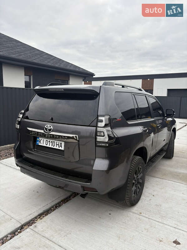 Внедорожник / Кроссовер Toyota Land Cruiser Prado 2021 в Киеве