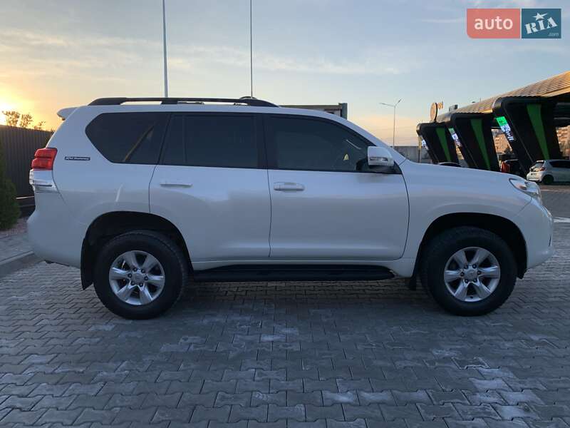 Внедорожник / Кроссовер Toyota Land Cruiser Prado 2012 в Днепре
