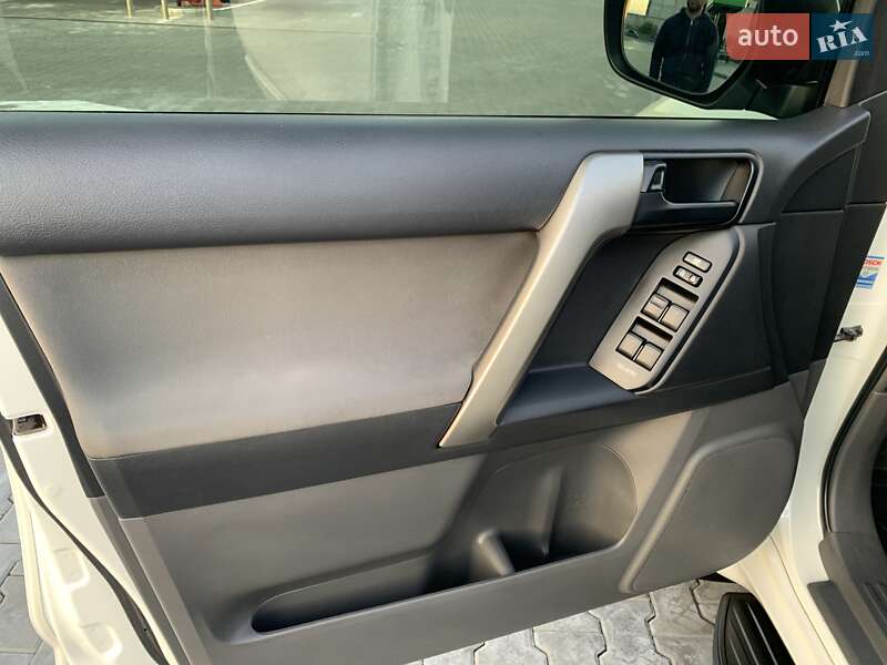 Внедорожник / Кроссовер Toyota Land Cruiser Prado 2012 в Днепре