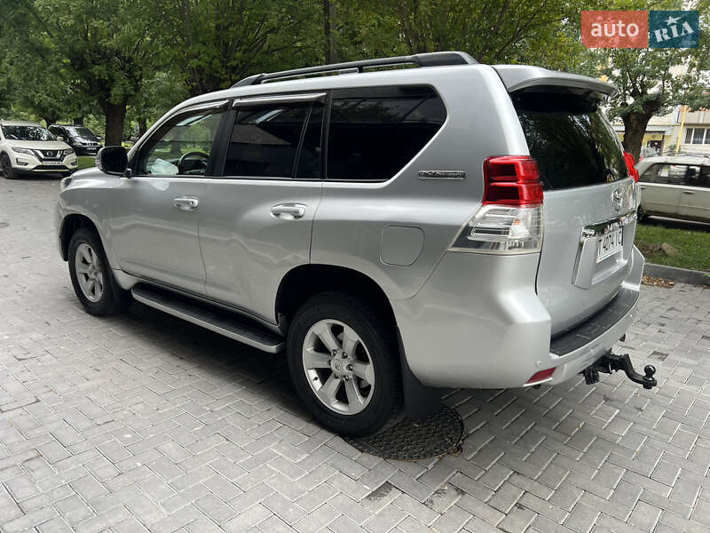 Позашляховик / Кросовер Toyota Land Cruiser Prado 2011 в Ужгороді