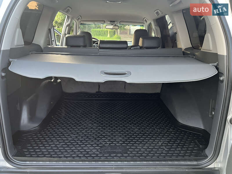 Позашляховик / Кросовер Toyota Land Cruiser Prado 2011 в Ужгороді