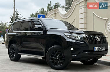 Внедорожник / Кроссовер Toyota Land Cruiser Prado 2022 в 