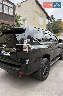 Внедорожник / Кроссовер Toyota Land Cruiser Prado 2022 в 