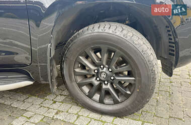 Внедорожник / Кроссовер Toyota Land Cruiser Prado 2020 в 