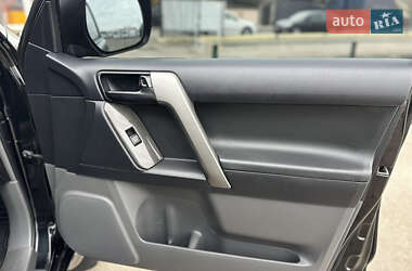 Внедорожник / Кроссовер Toyota Land Cruiser Prado 2012 в 