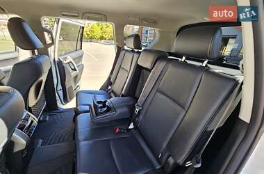 Позашляховик / Кросовер Toyota Land Cruiser Prado 2020 в  фото 22 Позашляховик / Кросовер Toyota Land Cruiser Prado 2020 в