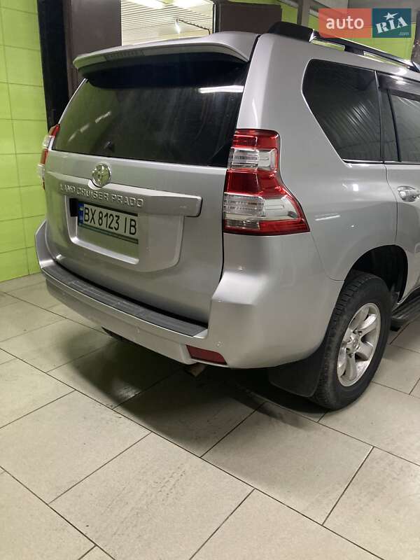 Позашляховик / Кросовер Toyota Land Cruiser Prado 2016 в Хмельницькому фото 19 Позашляховик / Кросовер Toyota Land Cruiser Prado 2016 в Хмельницькому