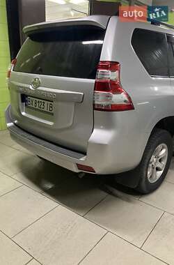 Внедорожник / Кроссовер Toyota Land Cruiser Prado 2016 в 