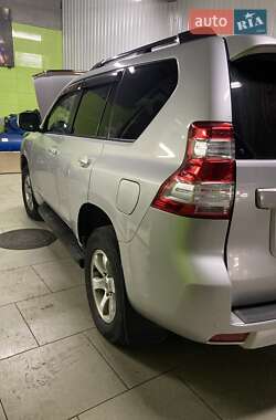 Внедорожник / Кроссовер Toyota Land Cruiser Prado 2016 в 