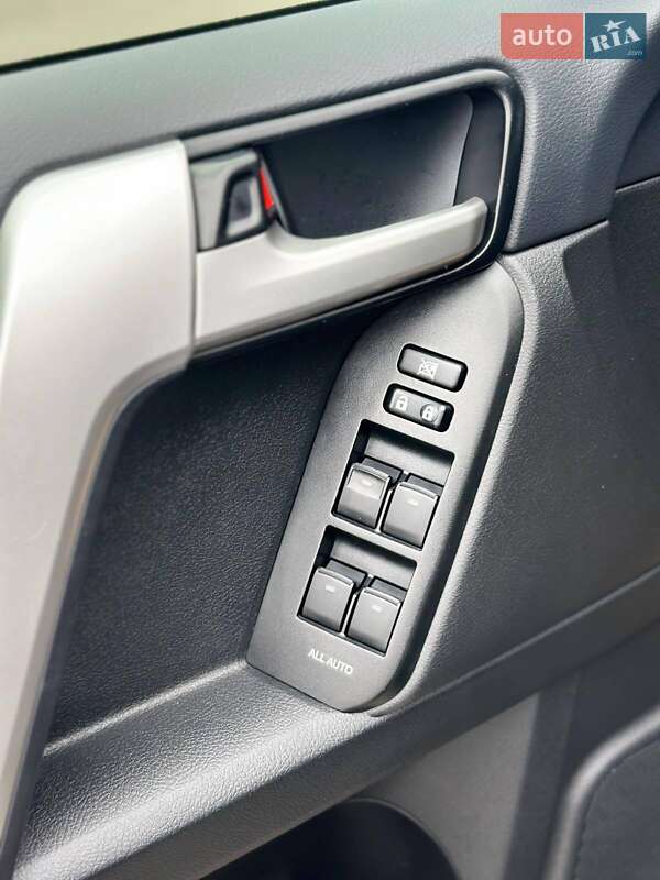 Позашляховик / Кросовер Toyota Land Cruiser Prado 2021 в Полтаві фото 23 Позашляховик / Кросовер Toyota Land Cruiser Prado 2021 в Полтаві