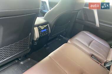 Внедорожник / Кроссовер Toyota Land Cruiser Prado 2019 в 