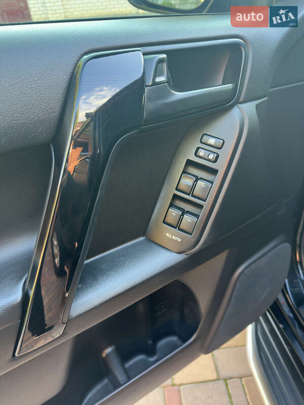 Внедорожник / Кроссовер Toyota Land Cruiser Prado 2014 в Херсоне