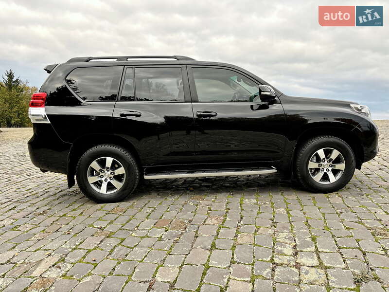 Позашляховик / Кросовер Toyota Land Cruiser Prado 2012 в Житомирі