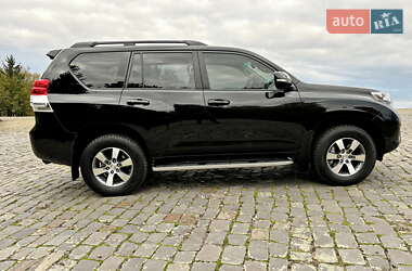 Внедорожник / Кроссовер Toyota Land Cruiser Prado 2012 в 