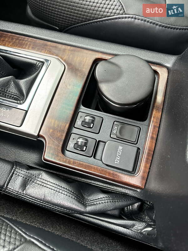 Позашляховик / Кросовер Toyota Land Cruiser Prado 2012 в Житомирі