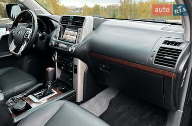 Внедорожник / Кроссовер Toyota Land Cruiser Prado 2012 в 