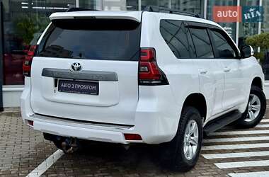 Внедорожник / Кроссовер Toyota Land Cruiser Prado 2019 в 