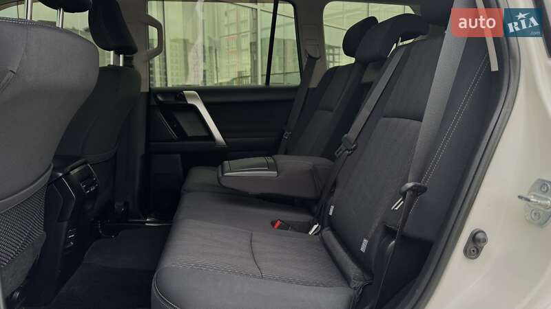 Позашляховик / Кросовер Toyota Land Cruiser Prado 2019 в Чернігові