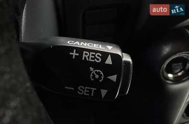 Внедорожник / Кроссовер Toyota Land Cruiser Prado 2019 в 