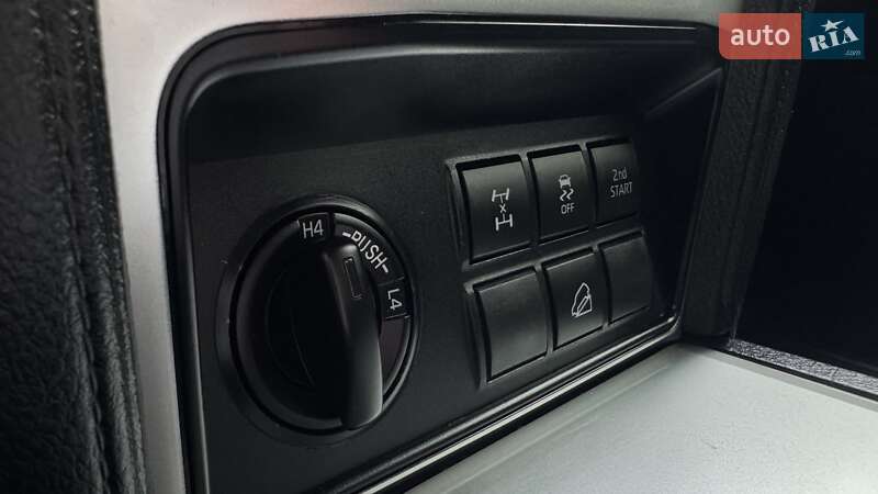 Позашляховик / Кросовер Toyota Land Cruiser Prado 2019 в Чернігові