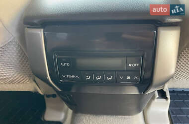 Внедорожник / Кроссовер Toyota Land Cruiser Prado 2011 в 