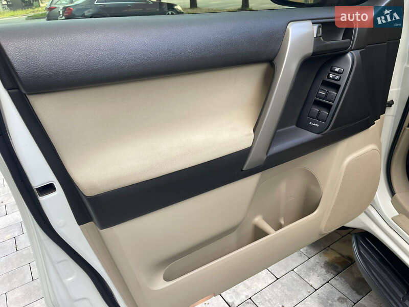 Внедорожник / Кроссовер Toyota Land Cruiser Prado 2011 в Черновцах фото 28 Внедорожник / Кроссовер Toyota Land Cruiser Prado 2011 в Черновцах