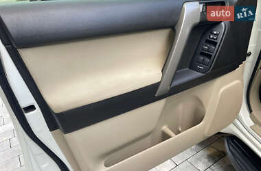 Внедорожник / Кроссовер Toyota Land Cruiser Prado 2011 в 