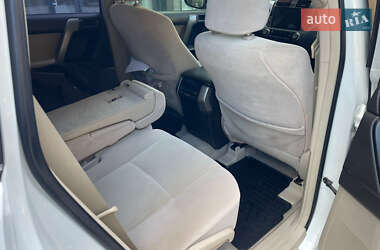Внедорожник / Кроссовер Toyota Land Cruiser Prado 2011 в 