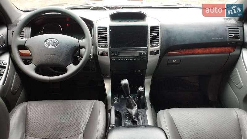Позашляховик / Кросовер Toyota Land Cruiser Prado 2005 в Дніпрі