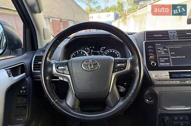 Позашляховик / Кросовер Toyota Land Cruiser Prado 2021 в  фото 25 Позашляховик / Кросовер Toyota Land Cruiser Prado 2021 в