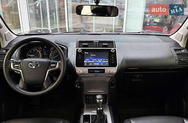 Внедорожник / Кроссовер Toyota Land Cruiser Prado 2019 в 