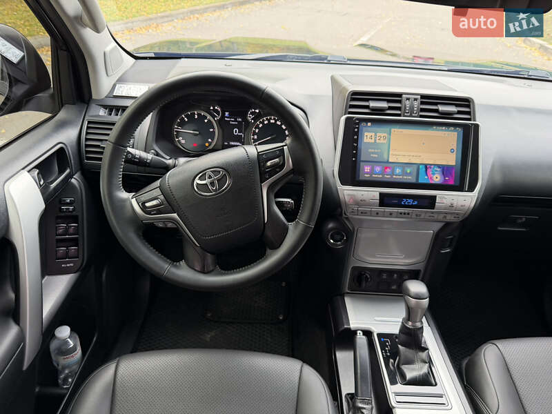 Внедорожник / Кроссовер Toyota Land Cruiser Prado 2018 в Киеве фото 17 Внедорожник / Кроссовер Toyota Land Cruiser Prado 2018 в Киеве