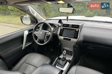 Позашляховик / Кросовер Toyota Land Cruiser Prado 2019 в 