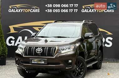 Позашляховик / Кросовер Toyota Land Cruiser Prado 2022 в 