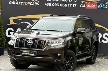 Позашляховик / Кросовер Toyota Land Cruiser Prado 2022 в 