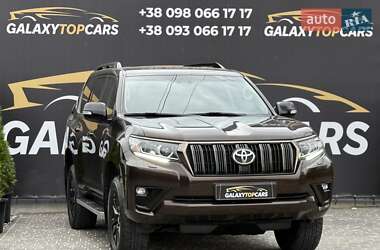 Позашляховик / Кросовер Toyota Land Cruiser Prado 2022 в 