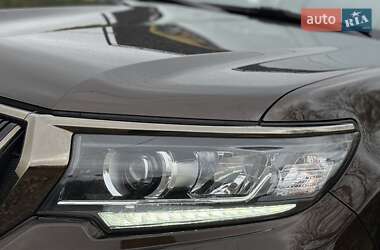 Позашляховик / Кросовер Toyota Land Cruiser Prado 2022 в 